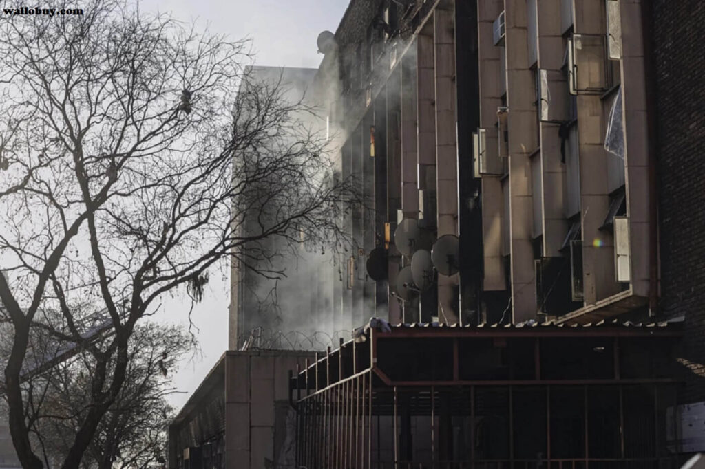 ยอดผู้เสียชีวิต เหตุเพลิงไหม้โจฮันเนสเบิร์กเพิ่ม ทีมค้นหาเสร็จสิ้นการตรวจสอบอาคารอพาร์ตเมนต์ในเมืองโจฮันเนสเบิร์กที่ถูกทิ้งร้าง หนึ่งวันหลัง